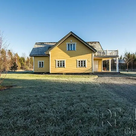 Cousy House By The River Near Parnu * Silla (Parnu)