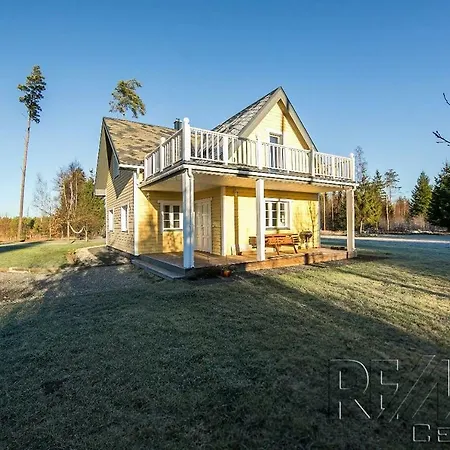 Cousy House By The River Near Parnu * Silla (Parnu)